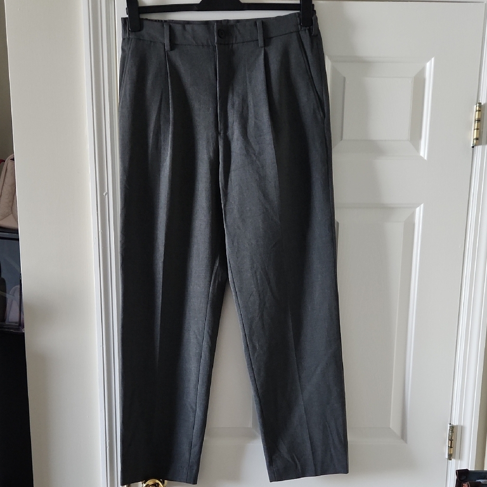 BNWOT Uniqlo Women's Pleated Dress Pants - Charcoal